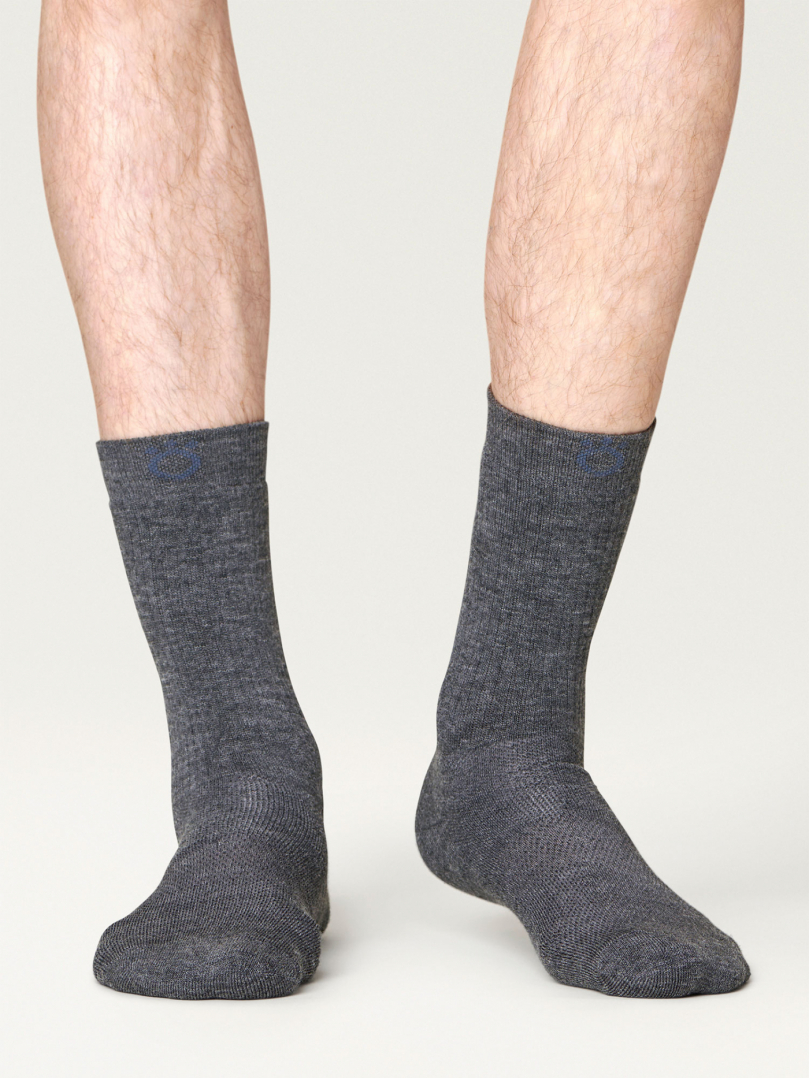 Hiker Merino Mid Socks - Dark Grey i gruppen Accessoarer / Strumpor / Vandringssockor hos Röyk (13001133436_r)