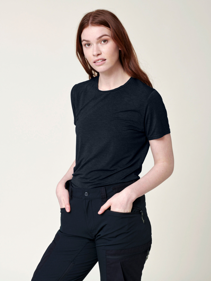 Women's Bamboo T-shirt - Black i gruppen Dam / Tröjor - Dam / T-shirt - Dam hos Röyk (2955080_r)