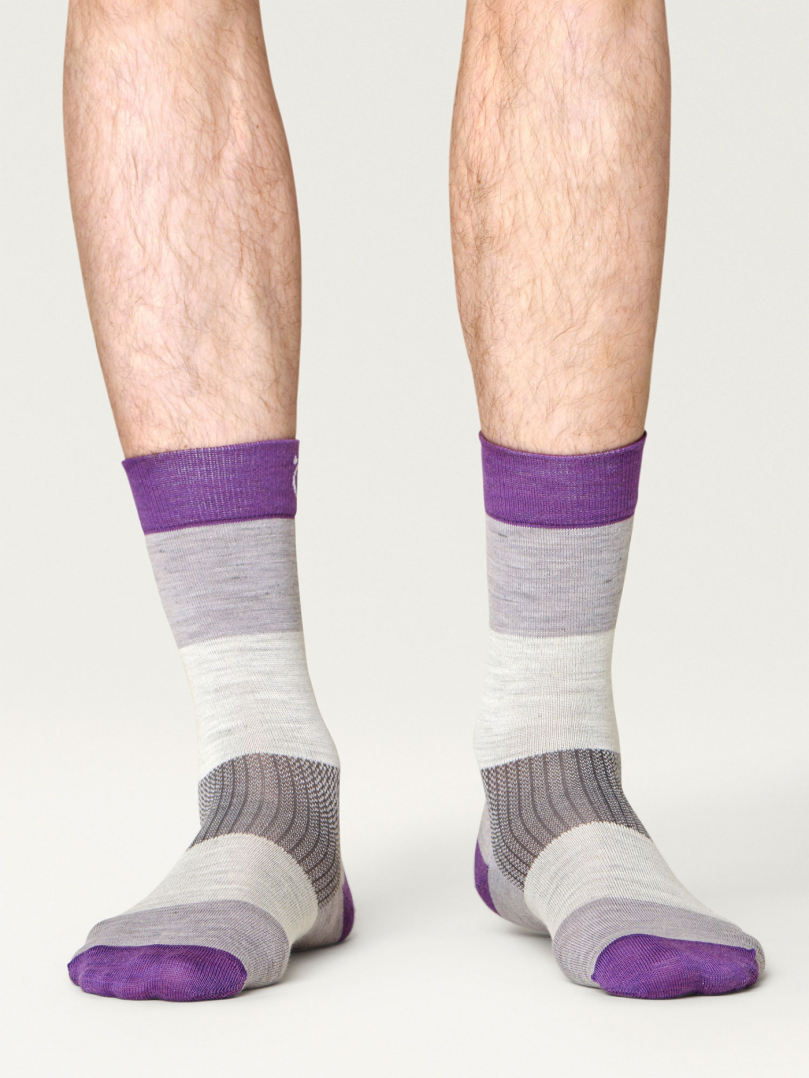 Everyday Merino Socks - Heavy stripes Purple i gruppen Accessoarer / Strumpor / Vardagsstrumpor hos RÖYK (700163436_r)
